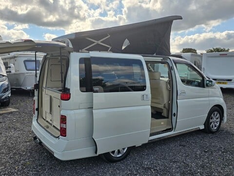 Nissan Elgrand 2