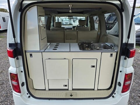 Nissan Elgrand 3