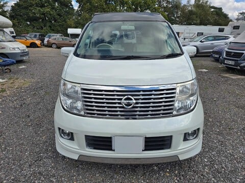 Nissan Elgrand 5