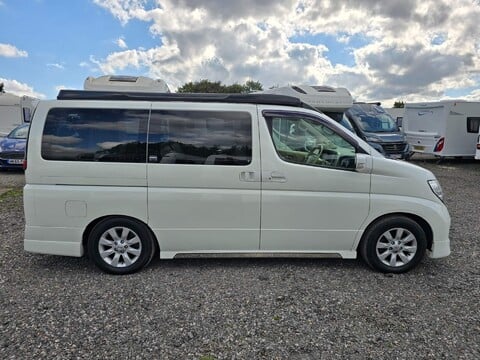 Nissan Elgrand 7