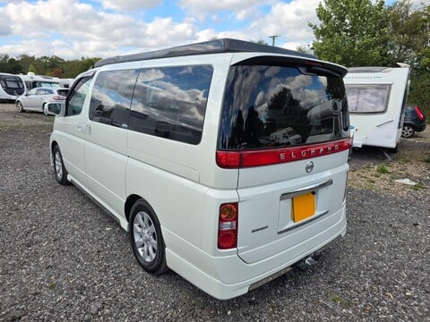 Nissan Elgrand 18