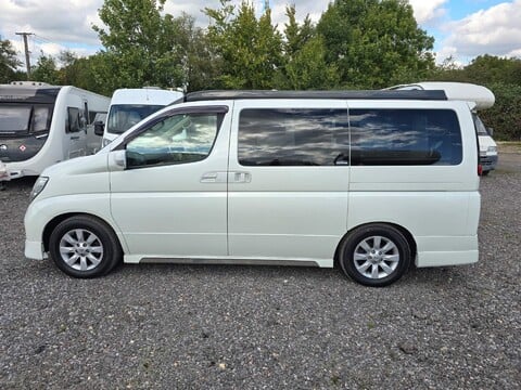 Nissan Elgrand 19