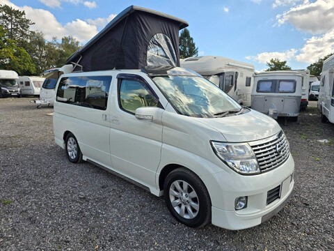 Nissan Elgrand 22