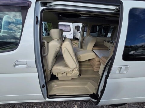 Nissan Elgrand 33