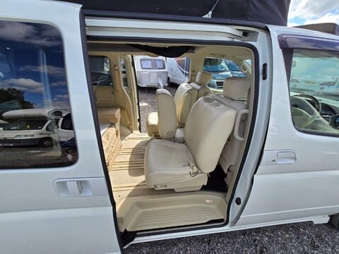 Nissan Elgrand 35