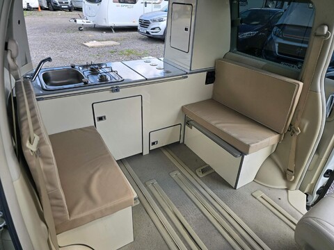 Nissan Elgrand 36