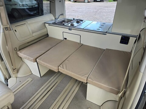 Nissan Elgrand 39