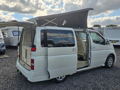 Nissan Elgrand Day/Camper Van 2