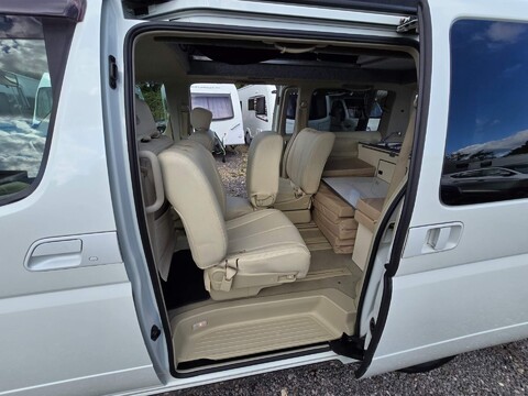Nissan Elgrand Day/Camper Van 34