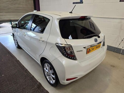 Toyota Yaris T SPIRIT HYBRID 7