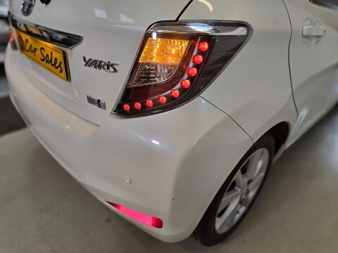 Toyota Yaris T SPIRIT HYBRID 42