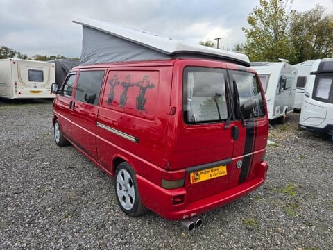 Volkswagen Campervan 18