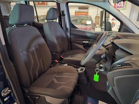 Ford Tourneo Connect ZETEC TDCI 33