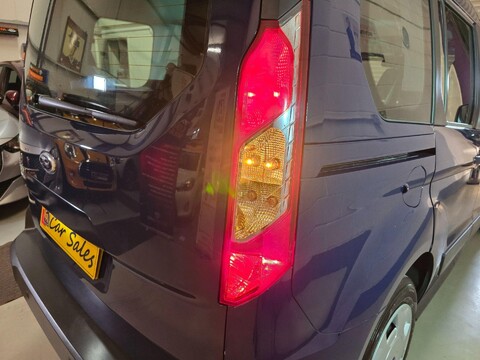 Ford Tourneo Connect ZETEC TDCI 44