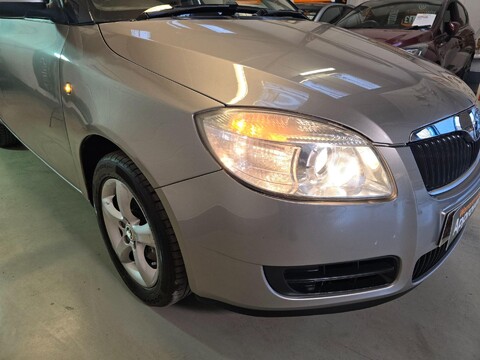 Skoda Fabia LEVEL 2 16V 35