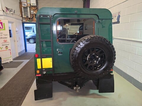 Land Rover Defender 90 HARD-TOP TD5 9