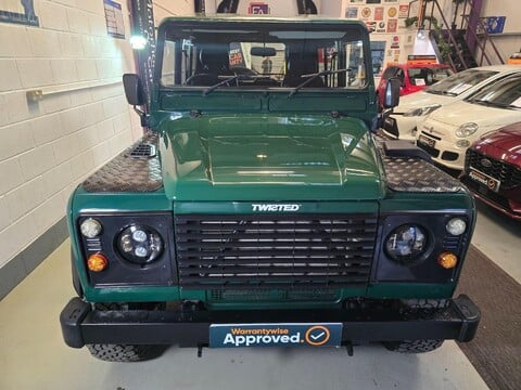 Land Rover Defender 90 HARD-TOP TD5 15