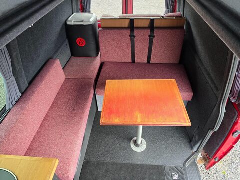 Volkswagen Transporter Custom Camper Van 29