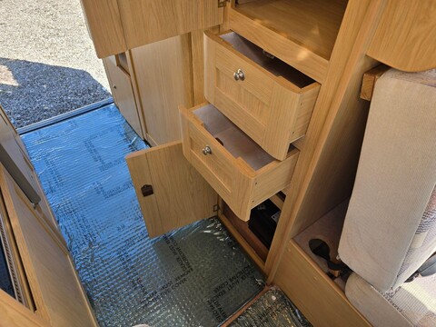 Nu Venture Elise Motor Home 33