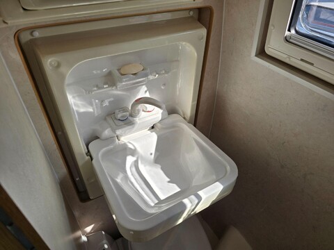 Nu Venture Elise Motor Home 36