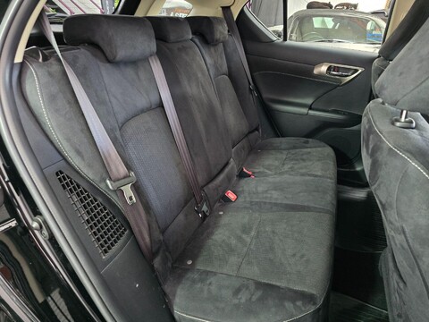 Lexus CT 200H ADVANCE 16