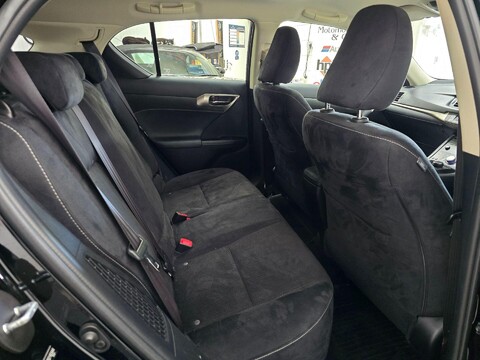 Lexus CT 200H ADVANCE 17