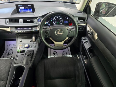 Lexus CT 200H ADVANCE 28