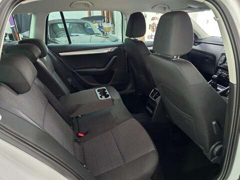 Skoda Octavia BLACK EDITION TDI CR 16