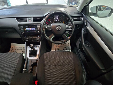 Skoda Octavia BLACK EDITION TDI CR 28