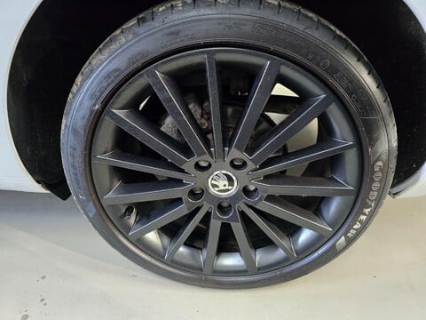 Skoda Octavia BLACK EDITION TDI CR 42