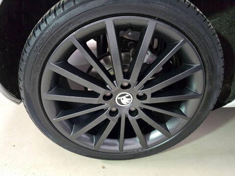 Skoda Octavia BLACK EDITION TDI CR 43