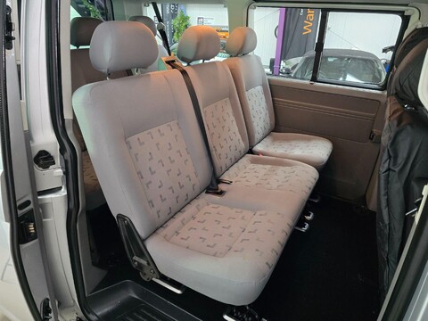 Volkswagen Transporter Shuttle T30 SHUTTLE SE SWB TDI 14
