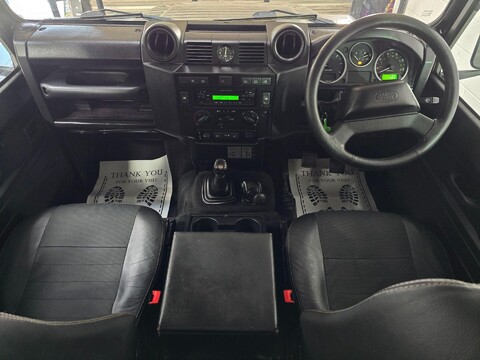 Land Rover Defender 110 XS STATION WAGON 3