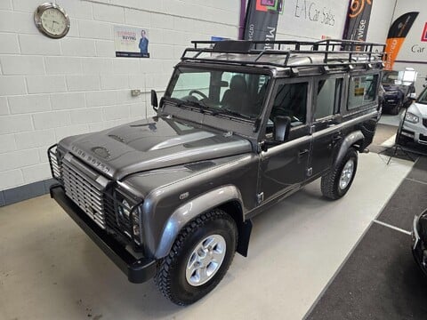 Land Rover Defender 110 XS STATION WAGON 5