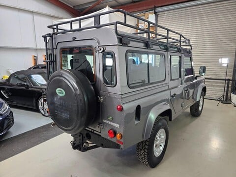 Land Rover Defender 110 XS STATION WAGON 13