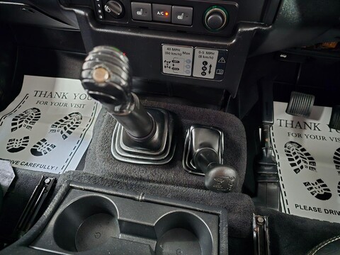Land Rover Defender 110 XS STATION WAGON 21