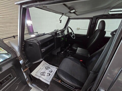 Land Rover Defender 110 XS STATION WAGON 28