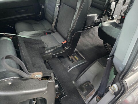 Land Rover Defender 110 XS STATION WAGON 30