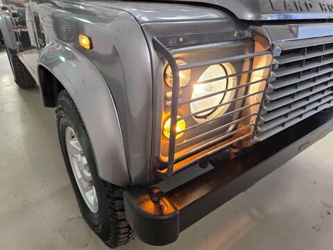 Land Rover Defender 110 XS STATION WAGON 35