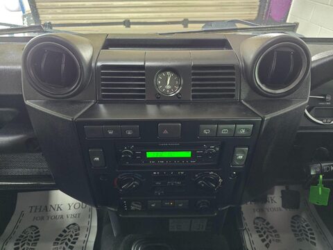 Land Rover Defender 110 XS STATION WAGON 23