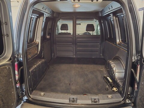 Volkswagen Caddy C20 TDI HIGHLINE 8