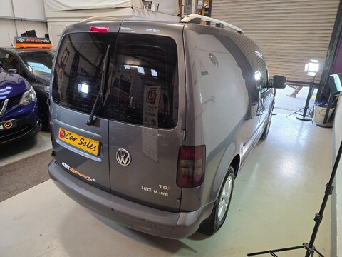 Volkswagen Caddy C20 TDI HIGHLINE 10
