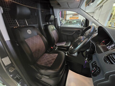 Volkswagen Caddy C20 TDI HIGHLINE 23