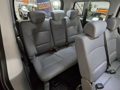 Hyundai I800 CRDI SE NAV 14