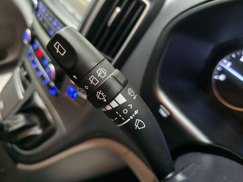 Hyundai I800 CRDI SE NAV 29