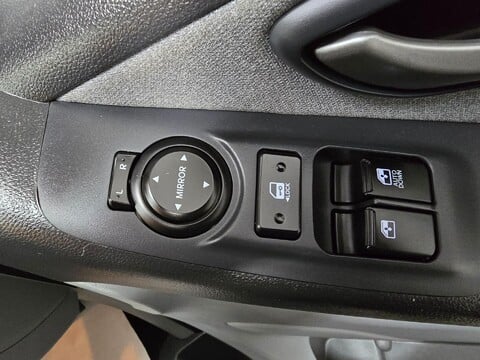 Hyundai I800 CRDI SE NAV 31