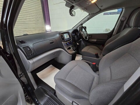 Hyundai I800 CRDI SE NAV 34