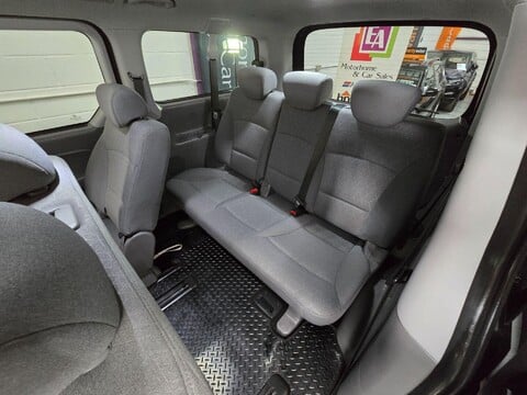 Hyundai I800 CRDI SE NAV 38