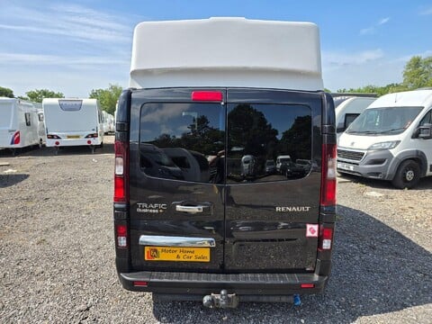 Renault Trafic Campervan 10