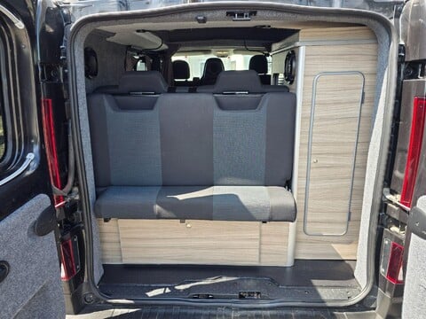 Renault Trafic Campervan 11